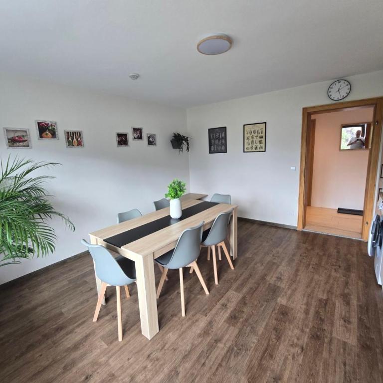 Landgasthof Schwarzberg - Apartment mit 2 Schlafzimmern und Balkon - 5