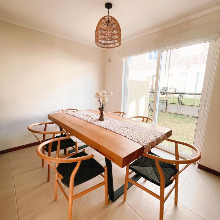 Casa en Pucón - Volcán y Bosque cerca - Three-Bedroom House - 1