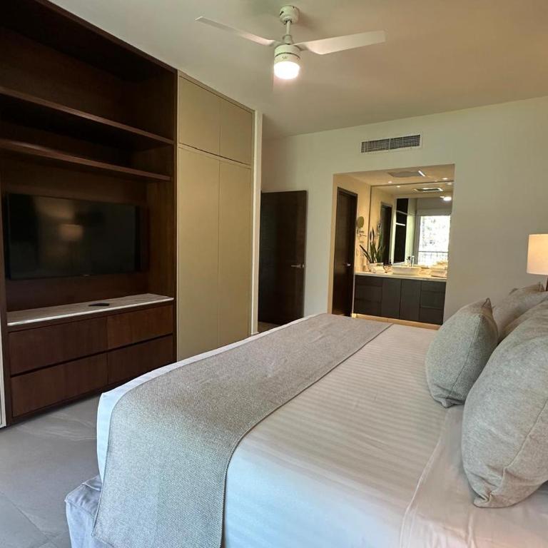 Playa Royale One Bedroom and 2 bathrooms Condo 4202 - Apartamento de 1 dormitorio - 2
