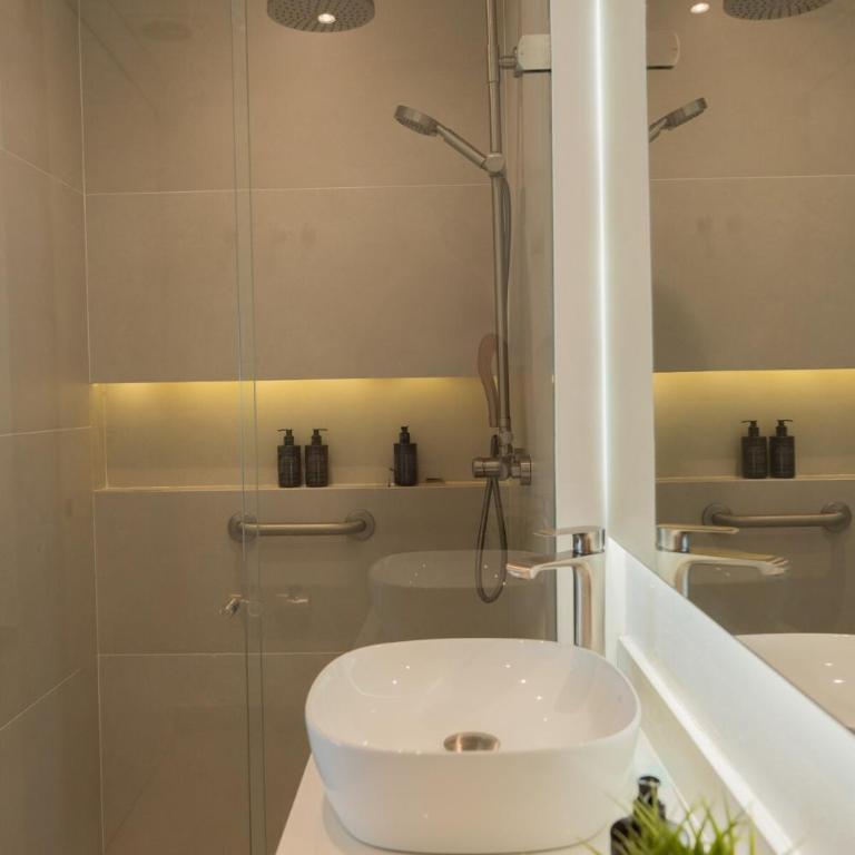 The Place 1607 Cartagena Beach - One-Bedroom Apartment - 8