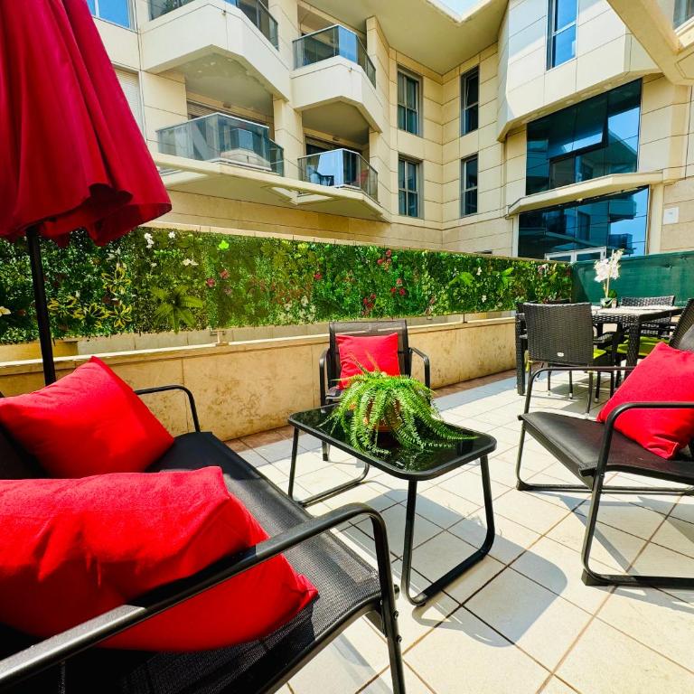 Stylish Apartment with Terrace on the BeachFrom - One-Bedroom Apartment - 35