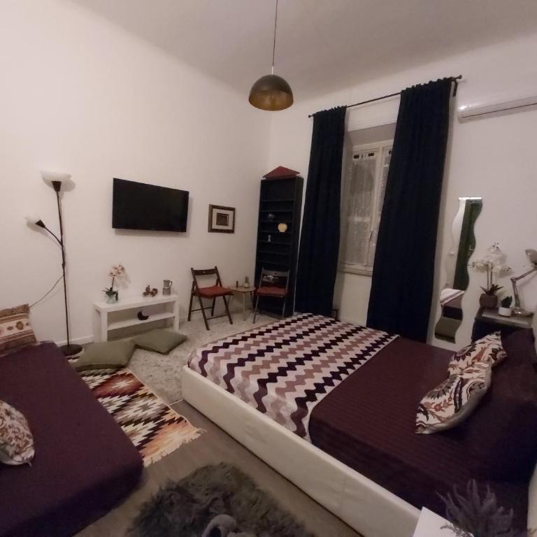Caserina Lux Roma - Camera Tripla con Bagno Privato Esterno - 1