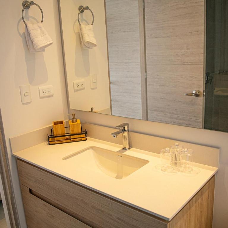 Modern and Luxury with jaw dropping Views en El Poblado - Apartamento de 1 dormitorio - 20