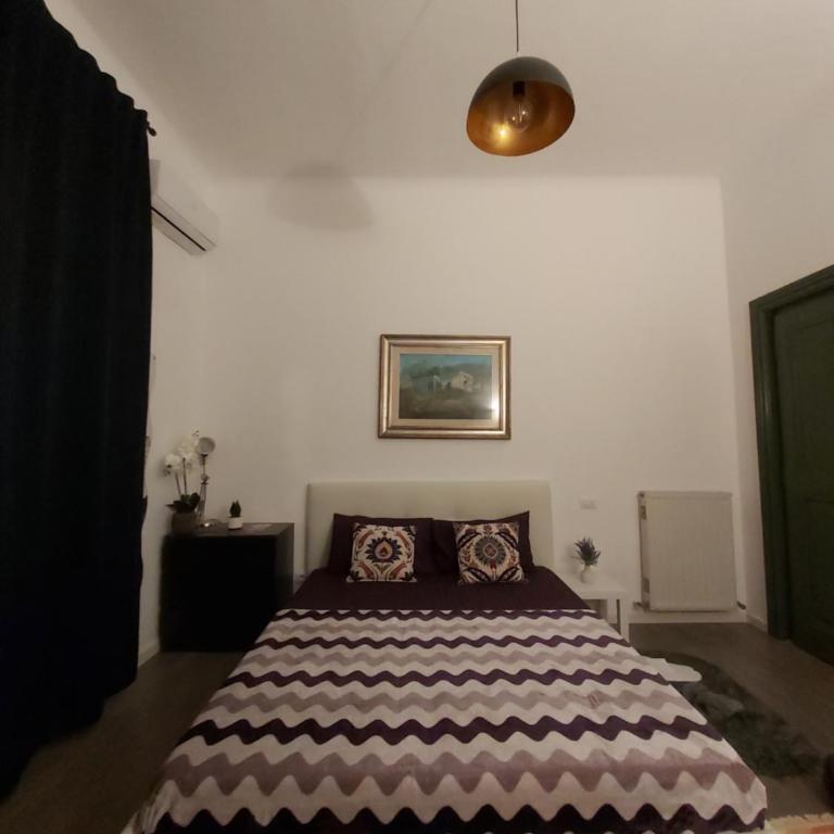 Caserina Lux Roma - Camera Tripla con Bagno Privato Esterno - 9