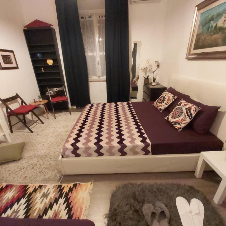 Caserina Lux Roma - Camera Tripla con Bagno Privato Esterno - 2