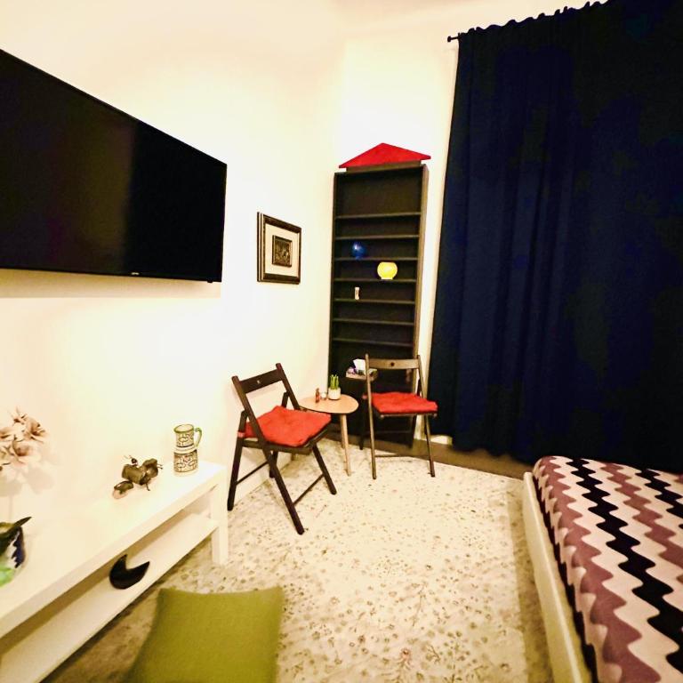Caserina Lux Roma - Camera Tripla con Bagno Privato Esterno - 28
