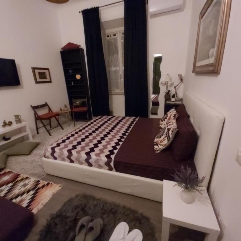 Caserina Lux Roma - Camera Tripla con Bagno Privato Esterno - 39