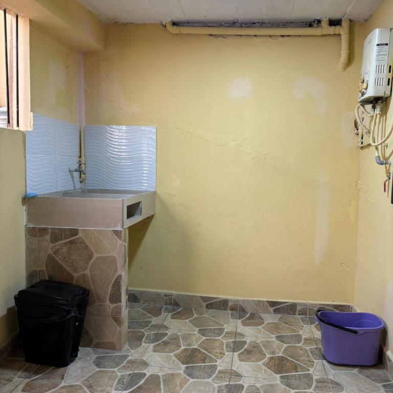 Amplia y cómoda casa en Bello - Apartamento de 2 dormitorios - 5