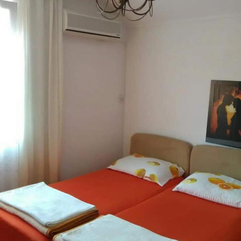 Guesthouse Villa Sara - Triple Room with Shared Bathroom - 5