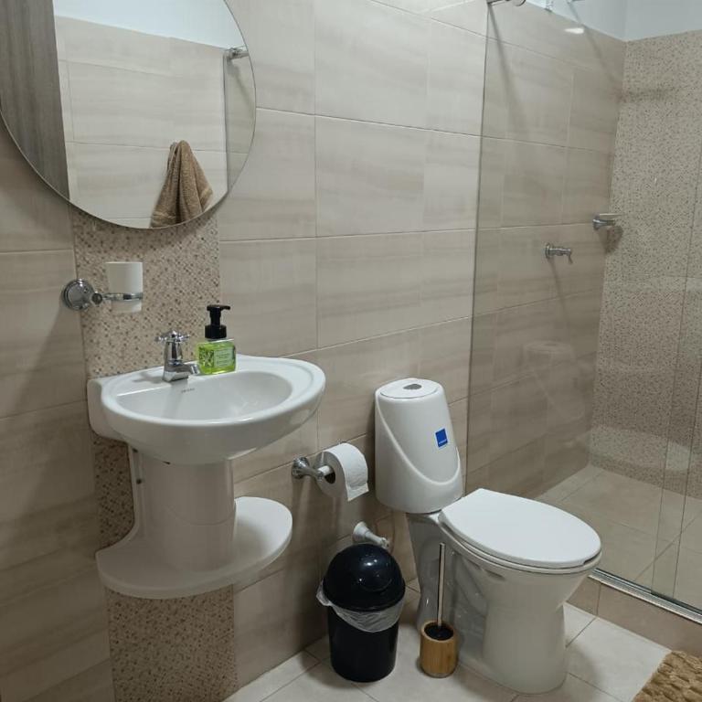 Casa Luna Lago Calima - Habitación con baño compartido - Cama grande - 7