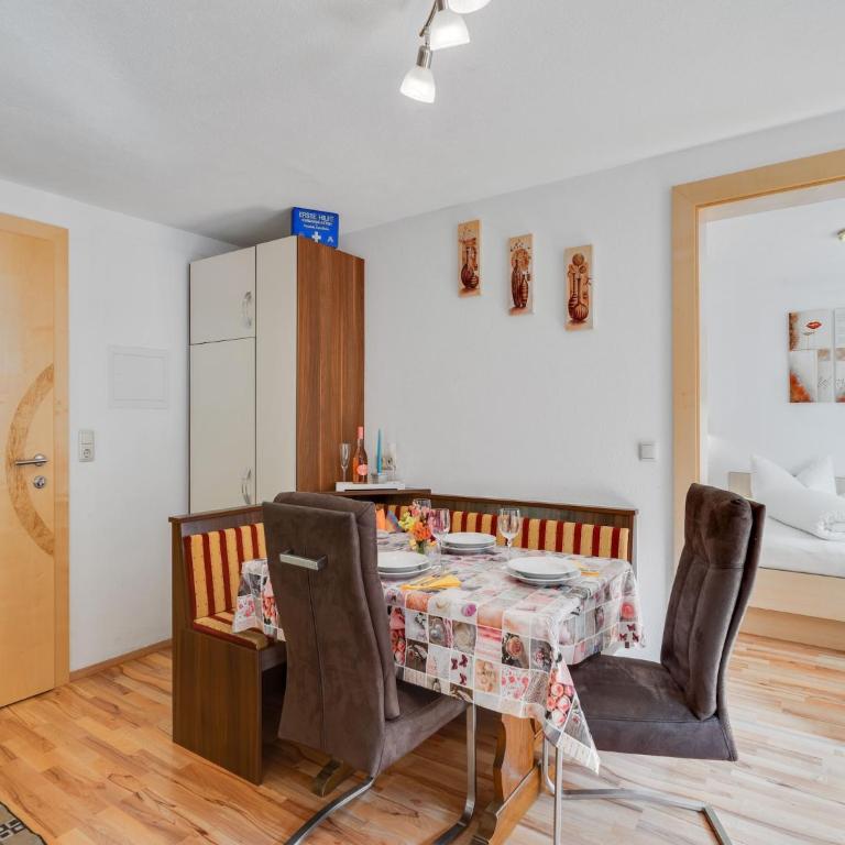 Apartment in Kappl near Ski Lift - Apartment mit 2 Schlafzimmern - 4