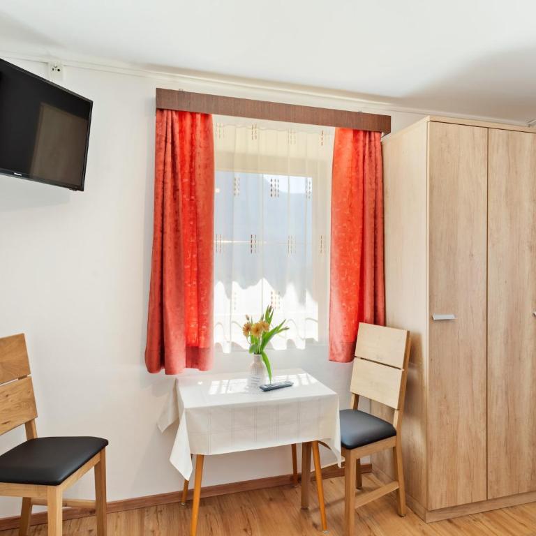 Apartment in Ötz near Hochoetz Ski Area - Ferienhaus mit 3 Schlafzimmern - 3