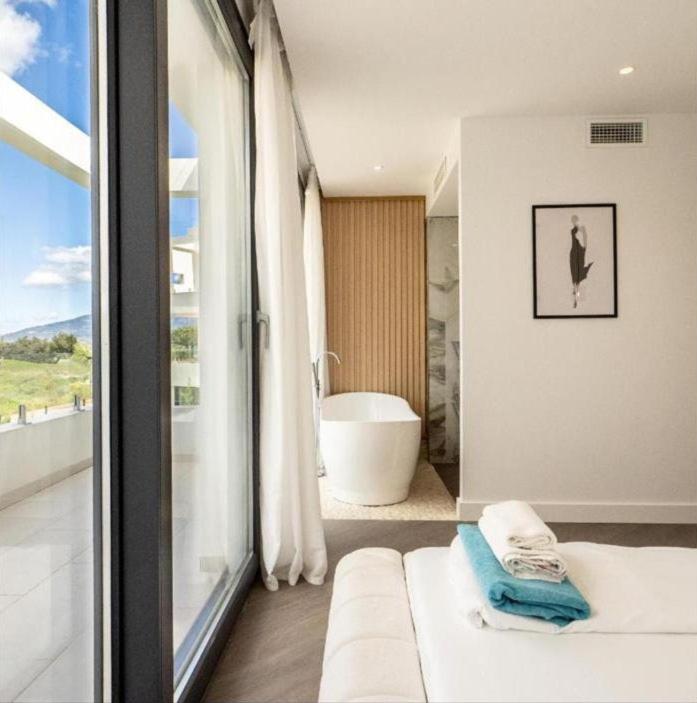 Casa Bella - Brand New Luxury 4 Bedroom Villa on La Cala Golf!! - Villa - 11