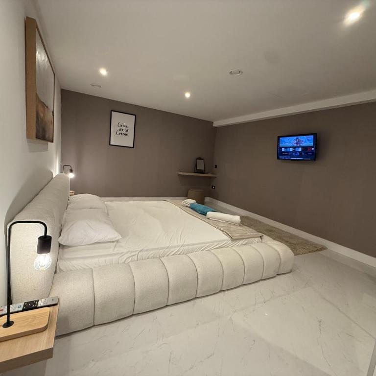 Casa Bella - Brand New Luxury 4 Bedroom Villa on La Cala Golf!! - Villa - 20