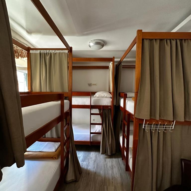 CENTRUM HOSTEL - Bed in 6-Bed Mixed Dormitory Room - 3