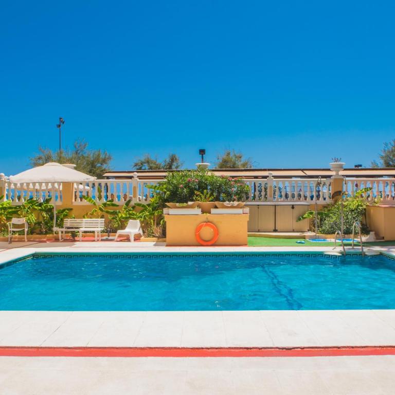 Perla Studio - 2 personas con Piscina, AC y WiFi a 1 min de la playa - Estudio Estándar - 1