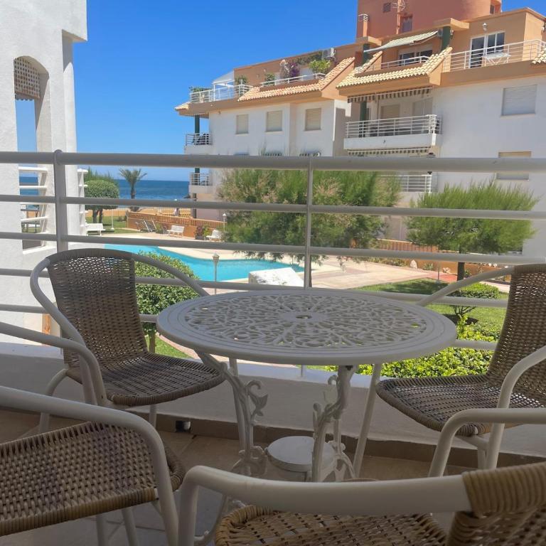 Views of Las Marinas, beachfront, Dénia - Apartamento de 2 dormitorios - 1