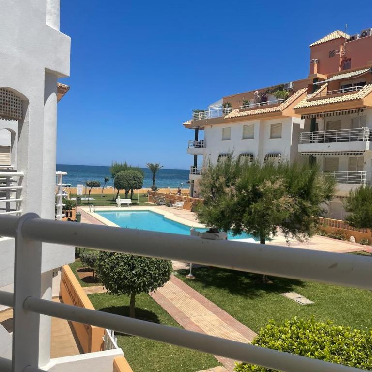 Views of Las Marinas, beachfront, Dénia - Apartamento de 2 dormitorios - 3