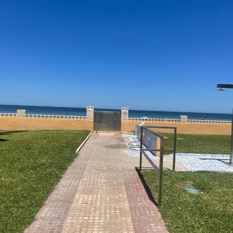 Views of Las Marinas, beachfront, Dénia - Apartamento de 2 dormitorios - 20