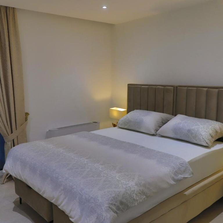 Casa Dellˇ Amore - Six-Bedroom House - 80