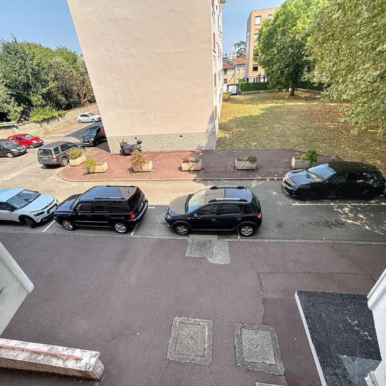 Le Cosy Genin - 3 Chambres Bureaux Parking - Suite Appartement 3 Chambres - 9