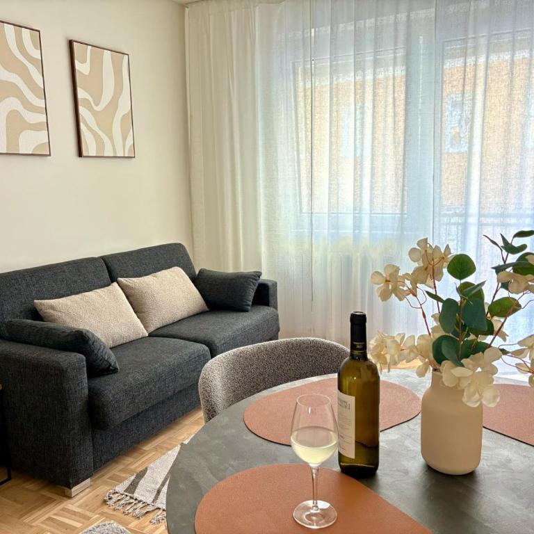 Fresh Apartment Upstairs & Free Parking - Apartamento de 1 dormitorio - 6