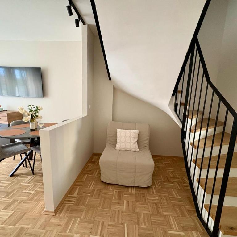 Fresh Apartment Upstairs & Free Parking - Apartamento de 1 dormitorio - 15