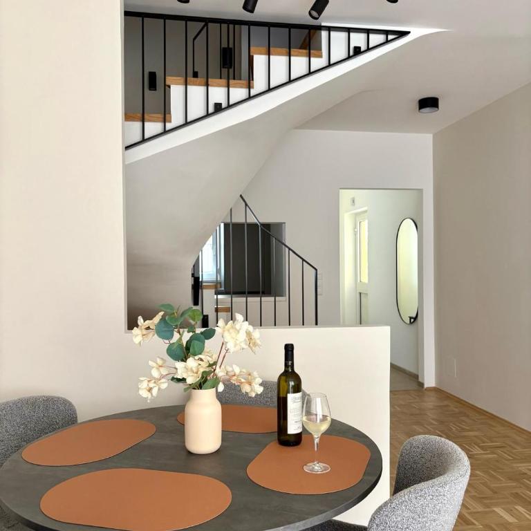 Fresh Apartment Upstairs & Free Parking - Apartamento de 1 dormitorio - 16