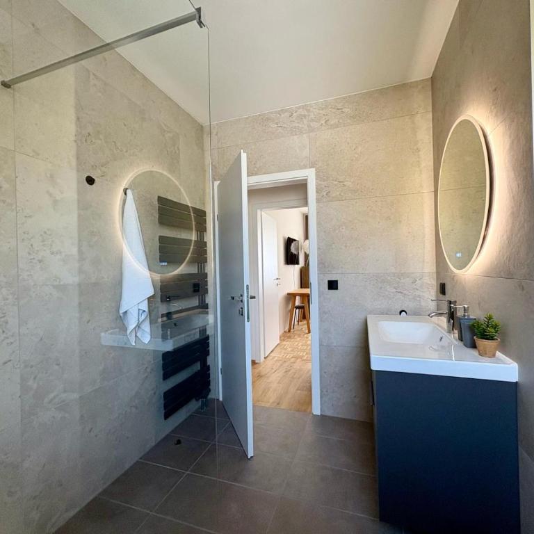 Fresh Apartment Upstairs & Free Parking - Apartamento de 1 dormitorio - 24