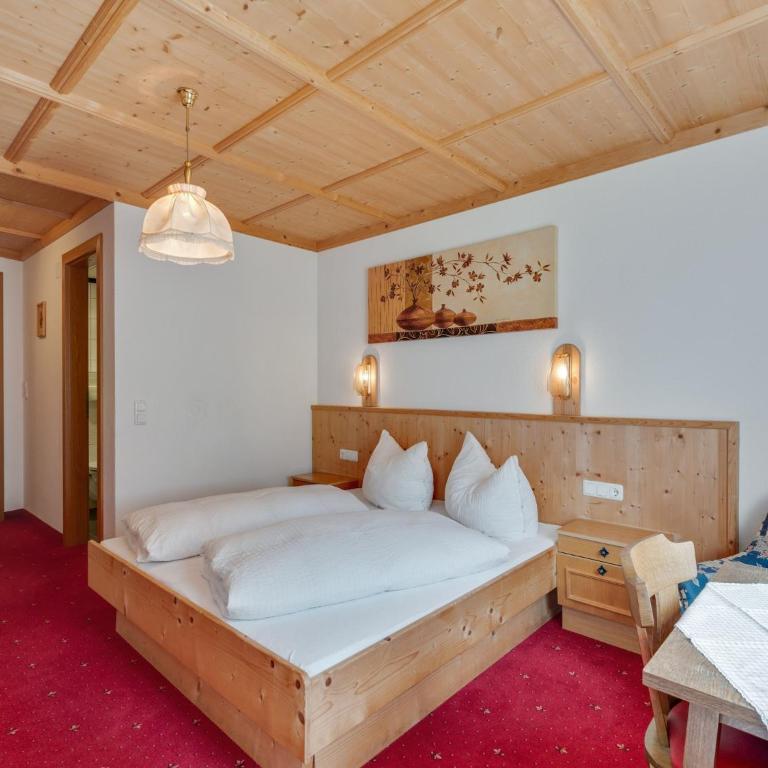 Apartment in Kappl near Ski Slopes - Apartment mit 3 Schlafzimmern - 4