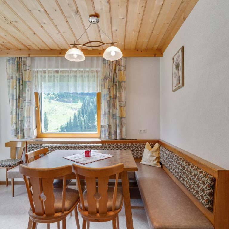 Apartment in Kappl near Ski Slopes - Apartment mit 3 Schlafzimmern - 3