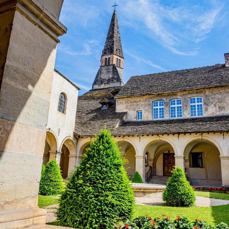 La Maison de l'Apothicaire - Un refuge enchanté avec balnéo en hyper-centre - Appartement 2 Chambres avec Terrasse - 32
