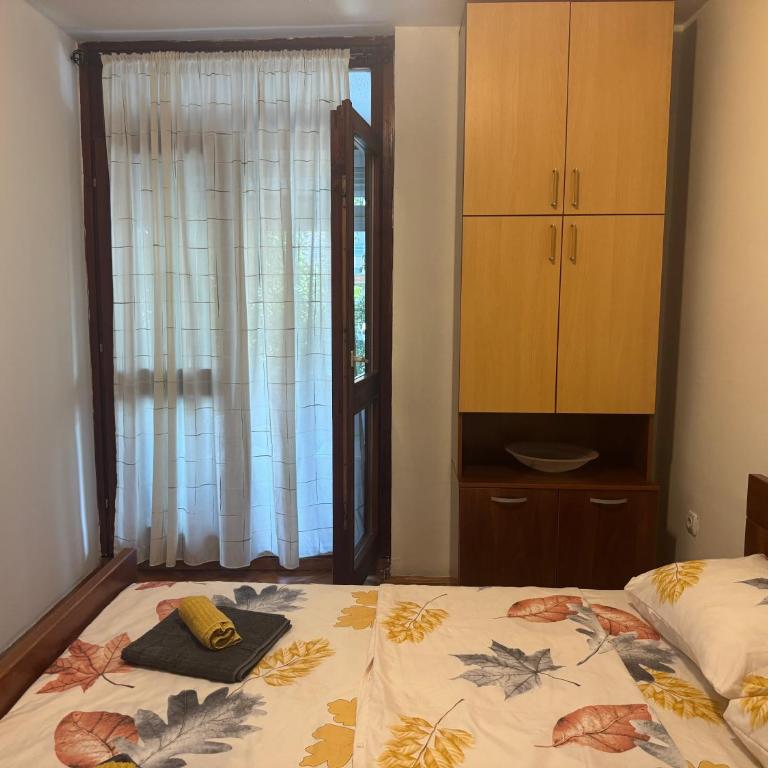 Modern Apartment Free Parking Near Center - One-Bedroom Apartment - 8