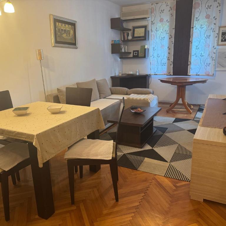 Modern Apartment Free Parking Near Center - One-Bedroom Apartment - 15