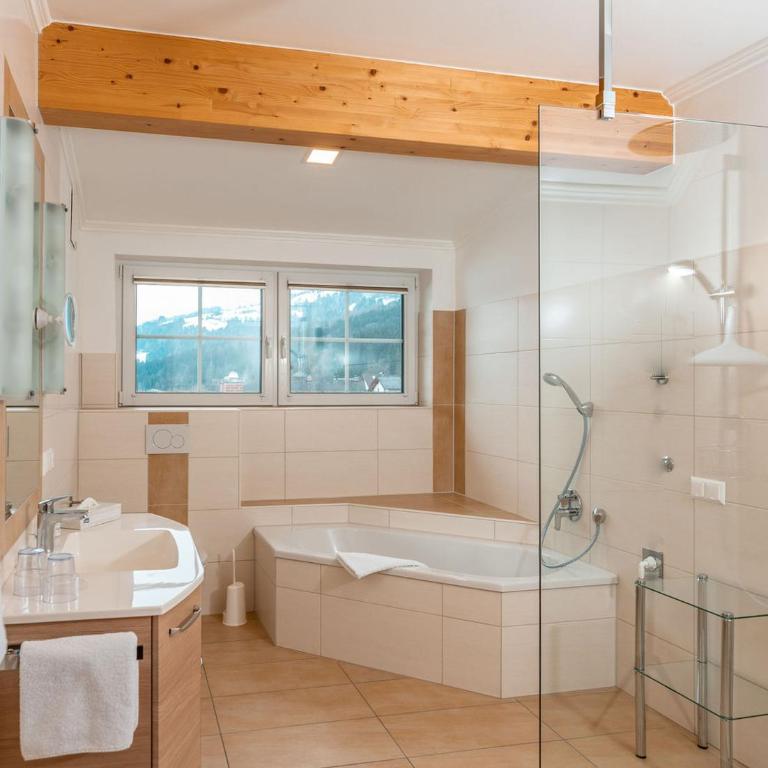 Land- und Appartementhaus Pircher - Apartment mit 3 Schlafzimmern und Bergblick - 3