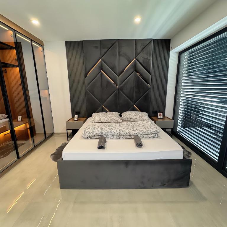 Design-Villa mit beheiztem Pool & stimmungsvoller Beleuchtung - Villa mit 2 Schlafzimmern - 18