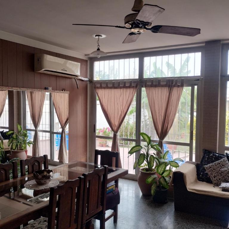Toto - Vacation Home - 2