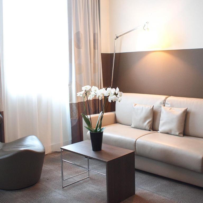 Novotel SPA Rennes Centre Gare - Suite avec 1 Lit Double et 1 Canapé-Lit - 4