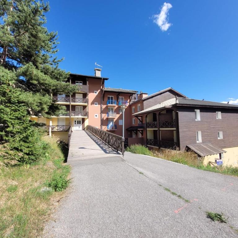 Appartement 5 Personnes, cosy, grand balcon, départ rando - Appartement avec Vue sur la Montagne - 1