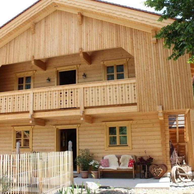 Schlosswirt Chalet III - Ferienhaus - 1