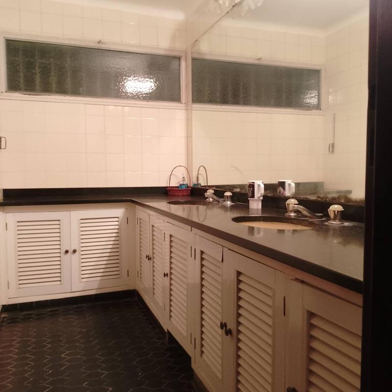 Hostel La Casona Carhué Epecuén - Cama en habitación compartida con 4 camas - 9