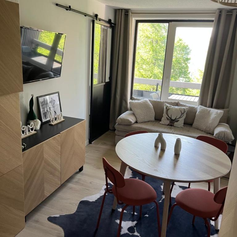 Appartement entièrement rénové 4 personnes Vars proche pistes et commerces - Apartment mit 2 Schlafzimmern - 1