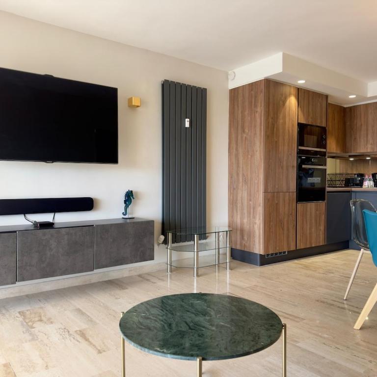 Sea view 4 people terrace 60 m & pool - Apartment mit 2 Schlafzimmern - 1