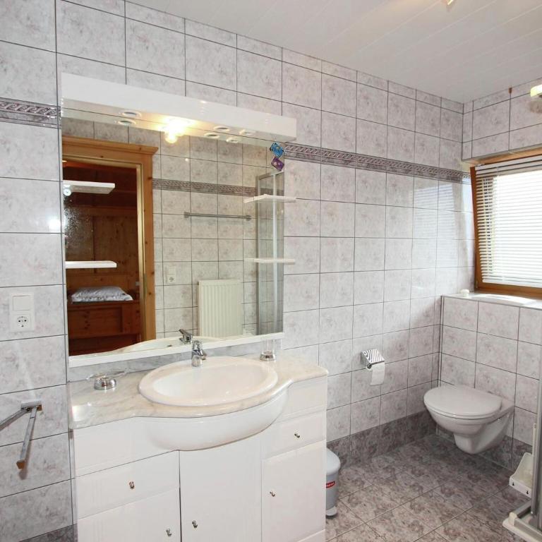 Apartment Zell am Ziller near Ski Arena - Two-Bedroom Apartment - 35
