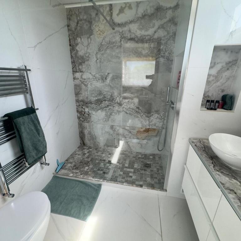 Sea view 4 people terrace 60 m & pool - Apartment mit 2 Schlafzimmern - 12