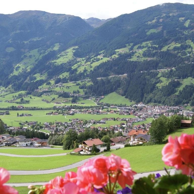Apartment Zell am Ziller near Ski Arena - Two-Bedroom Apartment - 8