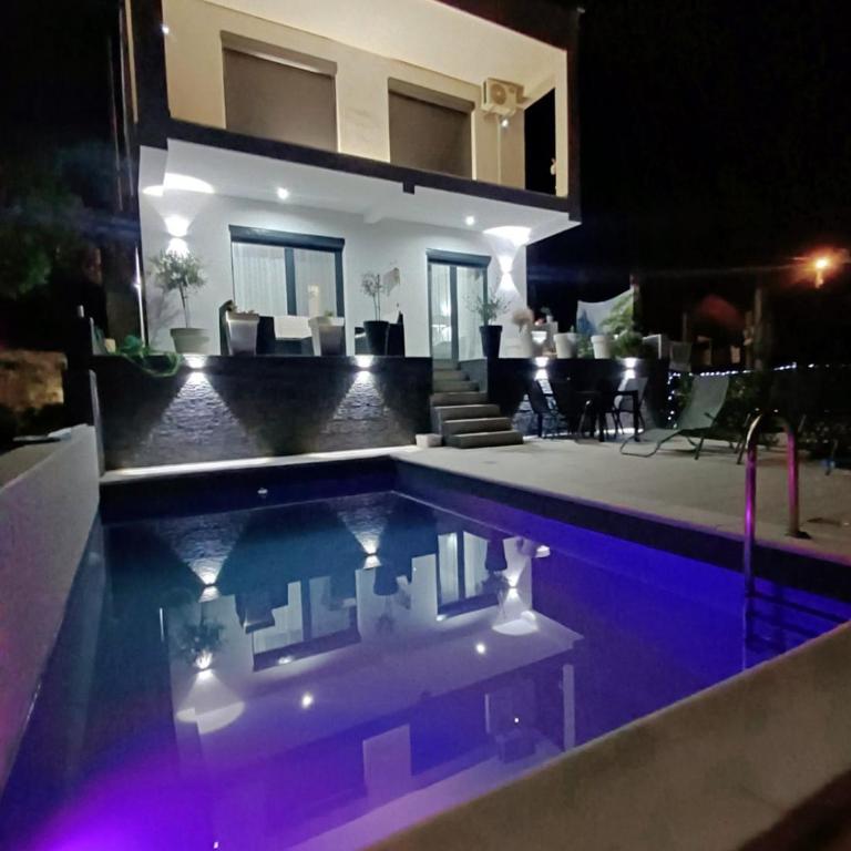 Utjeha Hills with Pool - Two-Bedroom Villa - 1