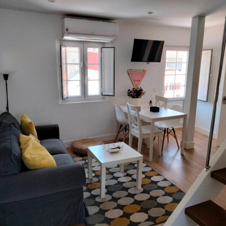 Ático muy luminoso en zona monumental - Apartamento de 3 dormitorios - 2