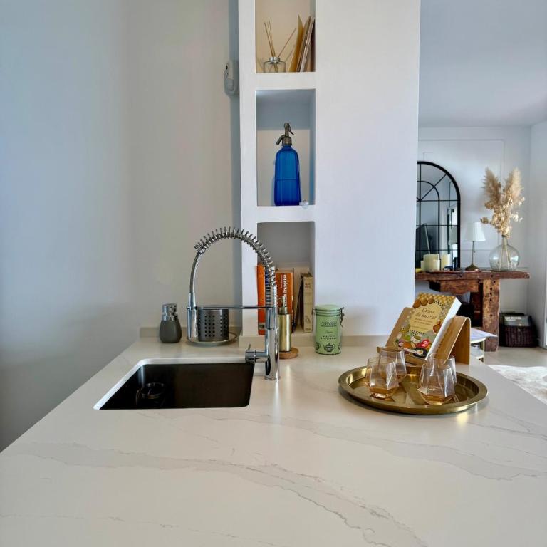 Elegant Beachfront Escape Private & Peaceful - Apartamento de 1 dormitorio - 23
