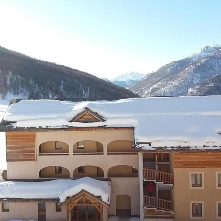Appartement 4 pièces pour 6-8 personnes, 2 chambres, 1 cabine, 2 canapés-lit double dans le salon, au pied des pistes et piscine l'été, wifi fibre - Appartement 3 Chambres avec Vue - 6